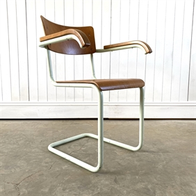 Manu Belge Chair