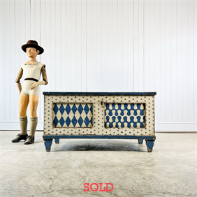 Elisa's Painted Chest