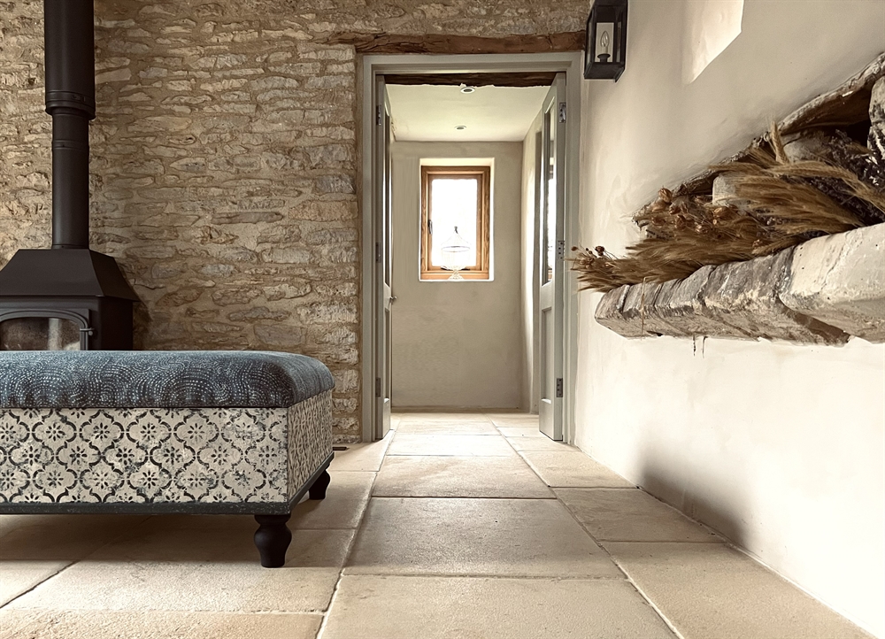 Fermoie Upholstered Ottoman - Image 9