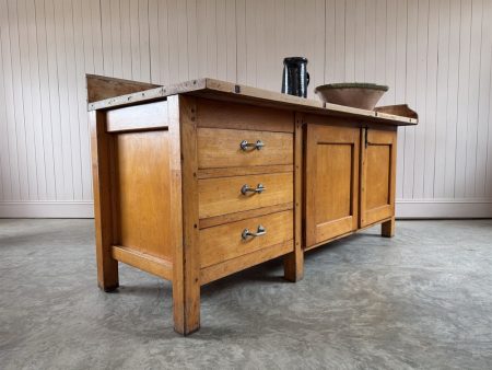 1940’s Bakery Table