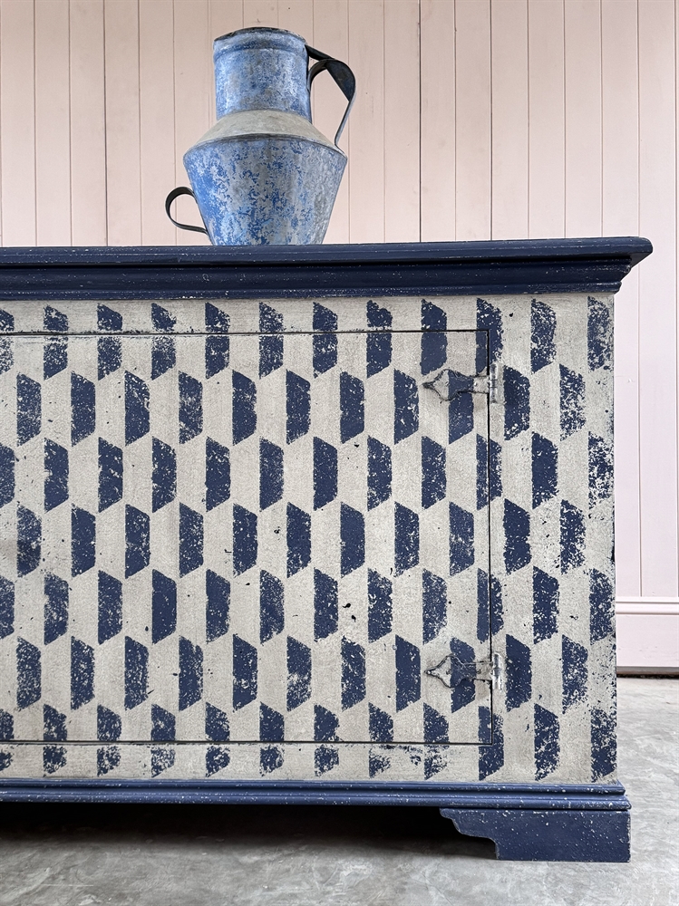 Stiffkey Blue Chevron Sideboard - Image 3