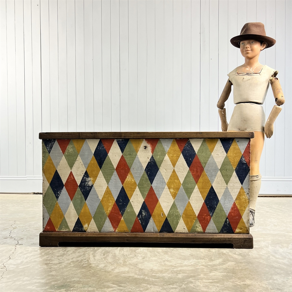 Elisa’s Harlequin Chest