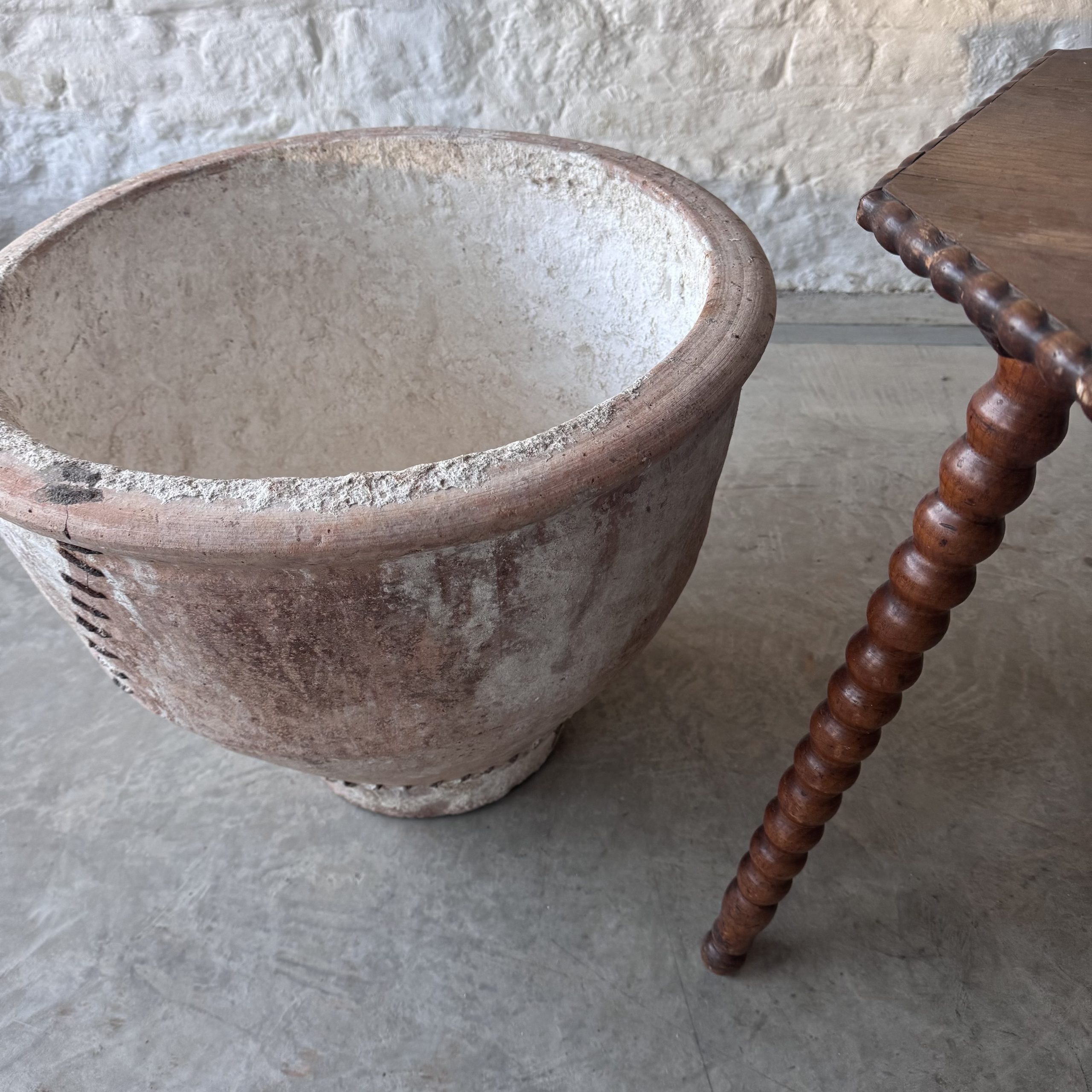 Spanish Stitched Cosi Pot - Image 3